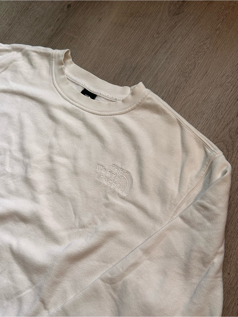 Vintage North Face Men's White Crewneck Sweatshirt